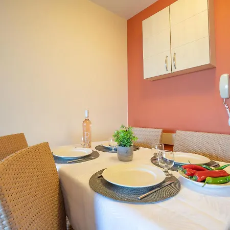 Apartment Le Village - E1215 By Interhome